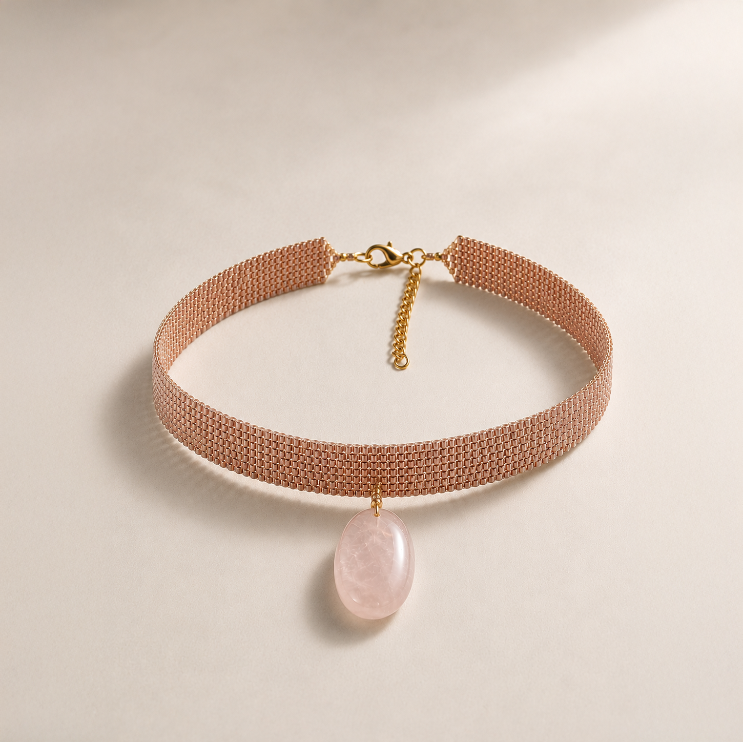 Collar Dorado Piedra Rosa